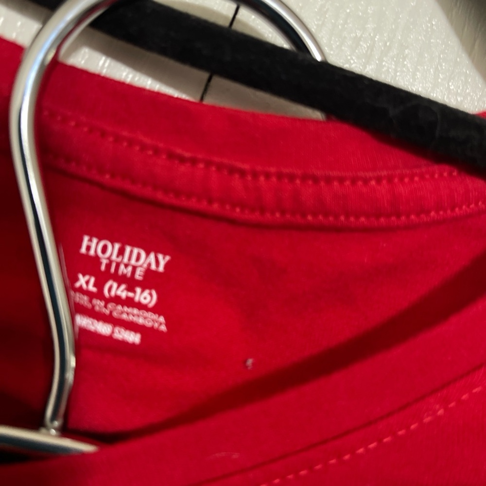 Holiday Time Red Top - Picture 4 of 4